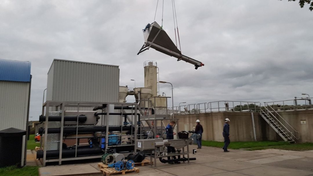 Pilot installation to recover cellulose from sewer waste water at wwtp Milan, Italy