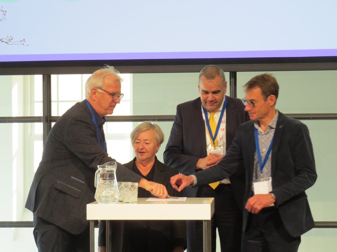 Signing of the AIWW-statement for the COP26 summit