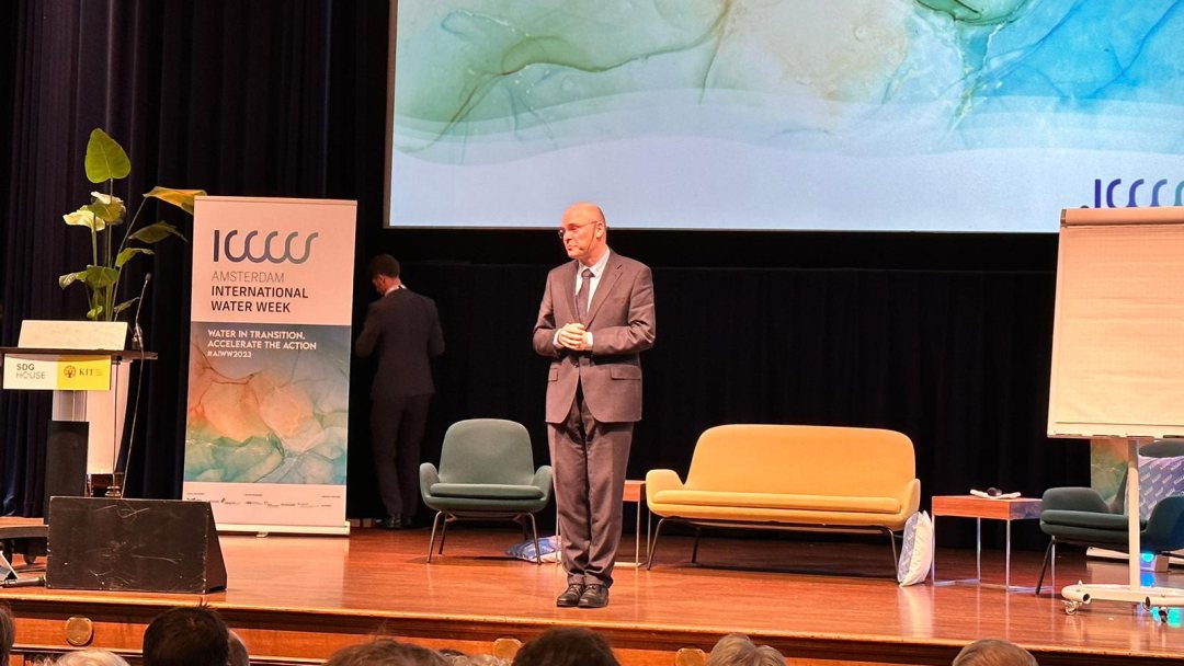 Award-winning professional speaker Paul Rulkens at the Integrated Leaders Forum 2023.