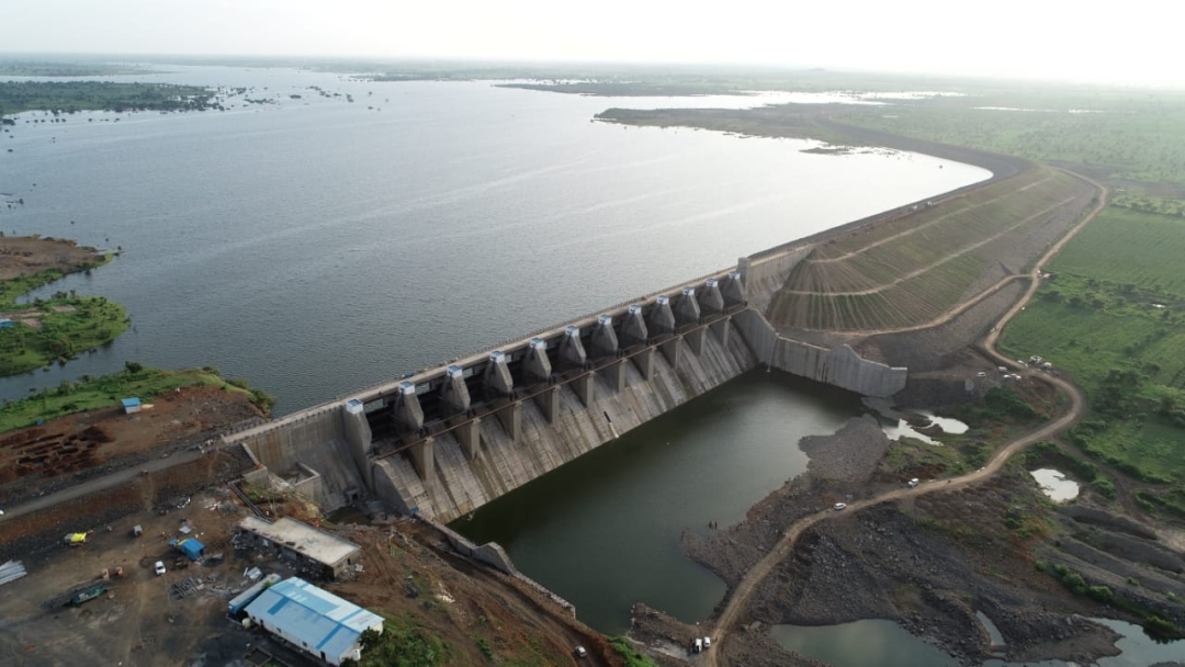 Regulating dam