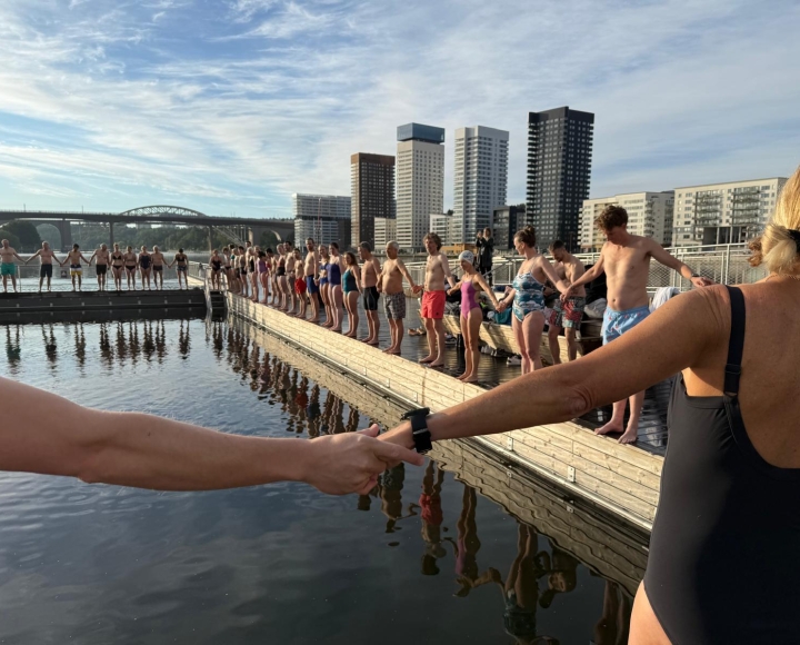 Delegates entering the water at World Water Week 2025 in Stockholm. Photo credits: Swimmable cities