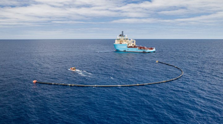 The Ocean Cleanup system 001B deployment