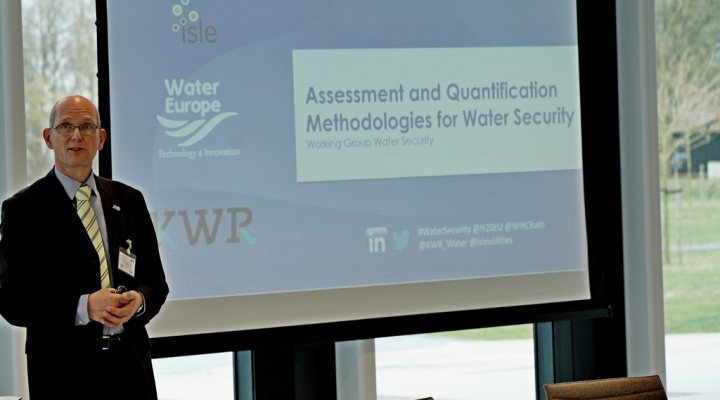 Mr Hofman of KWR opening the workshop on Water Security