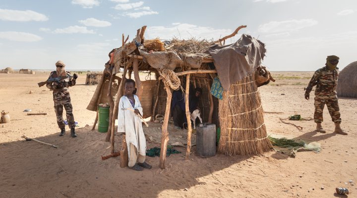 Militias and cattle farmers in the desert