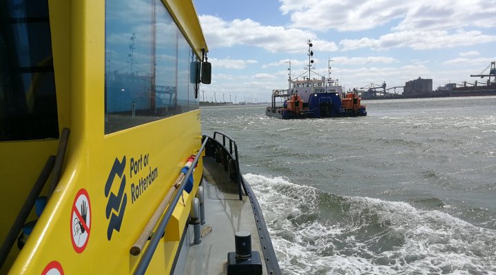 Water injection dredging vessel Jetset in port of Rotterdam
