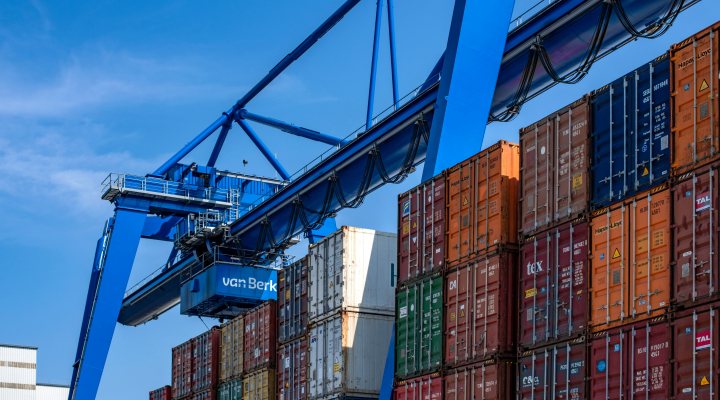 Containers. Photo: Lucas van Oort / Unsplash