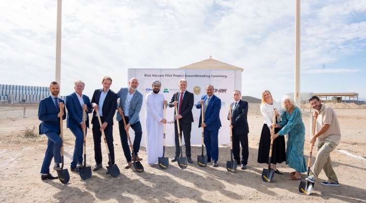 Partners of the Blue Harvest pilot project in Oman. Photo: Vybrant