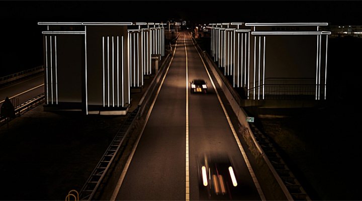 dws-afsluitdijk-roosegaarde-at-night-770px
