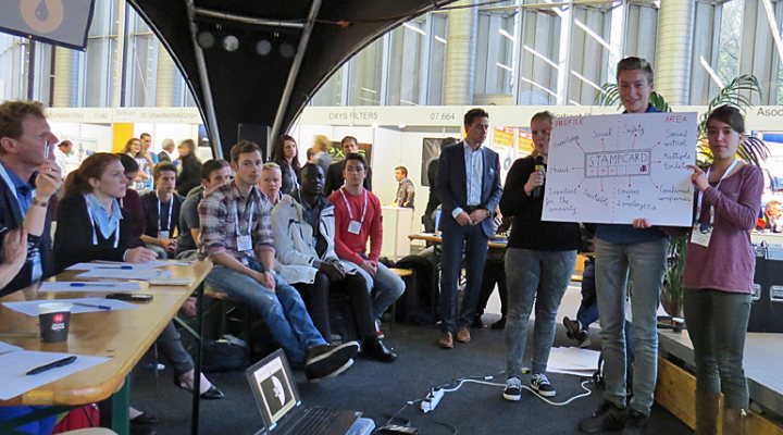 dws-aiww2015-young-iww-pitch-smartcard-770px