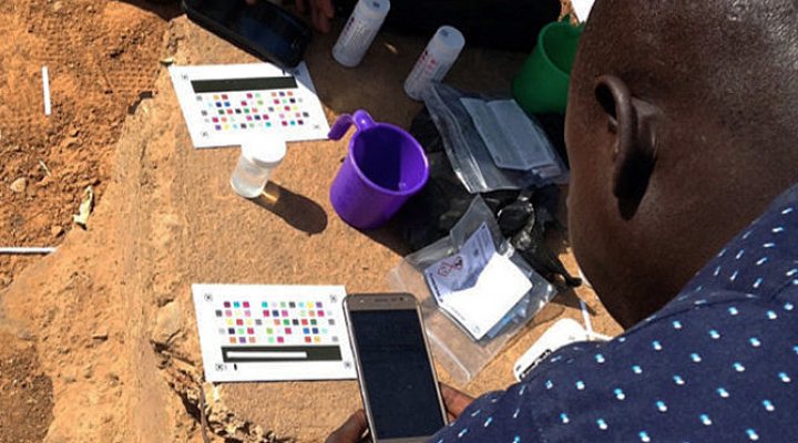 dws-akvo-caddisfly-phone-field-testing-750px