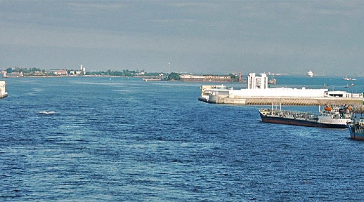 dws-boskalis-bronka-sea-channel-st-petersburg-770px-1