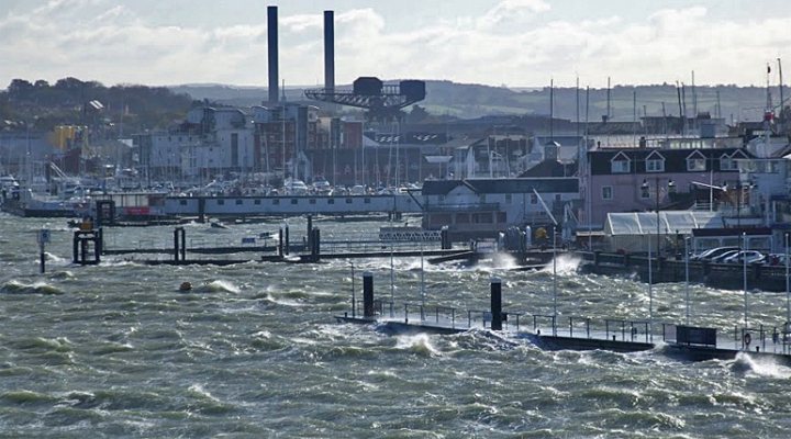 dws-boskalis-cowes-harbour-770px