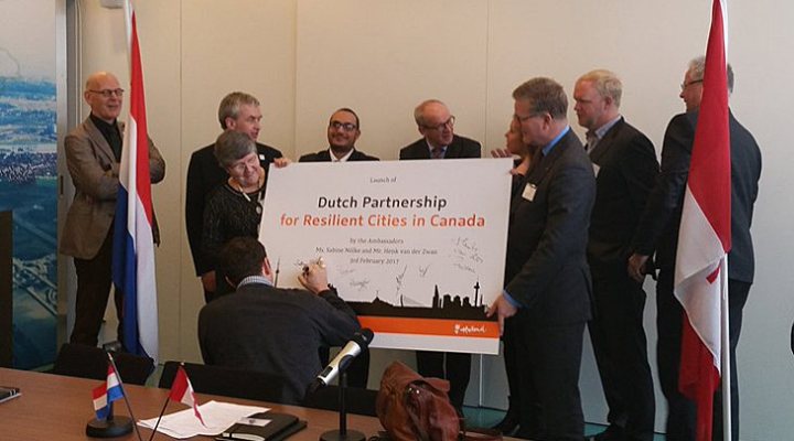 dws-canada-nl-resilient-cities-signing-730px