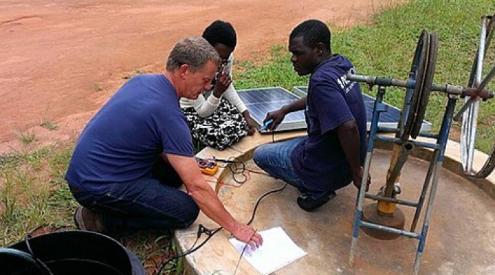 dws-connect-malawi-solar-pump-testing-600px