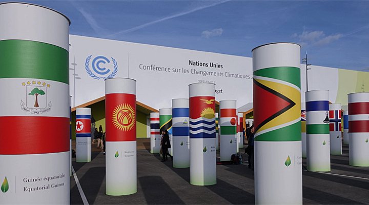 dws-cop21-paris-act-entrance-770px