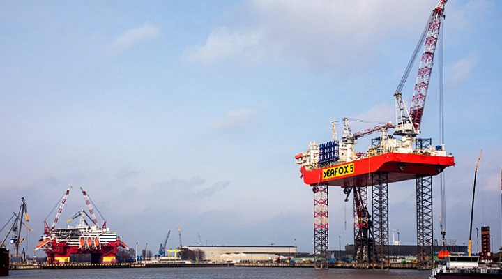 dws-damen-seafox-5-in-harbour-770px