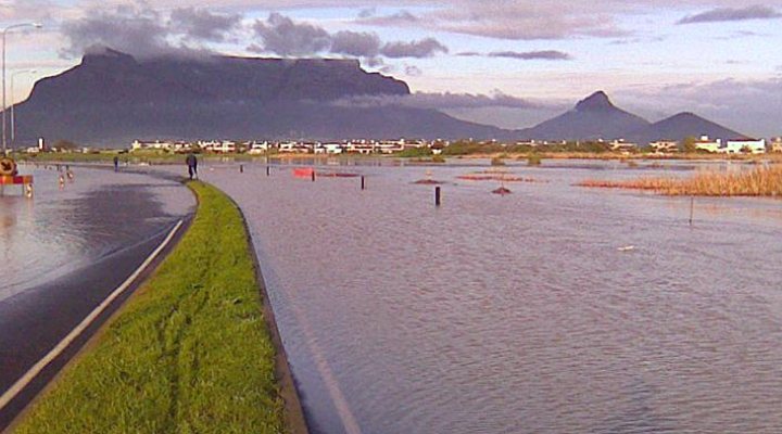 dws-dasuda-cape-town-floods-table-mountain-770px