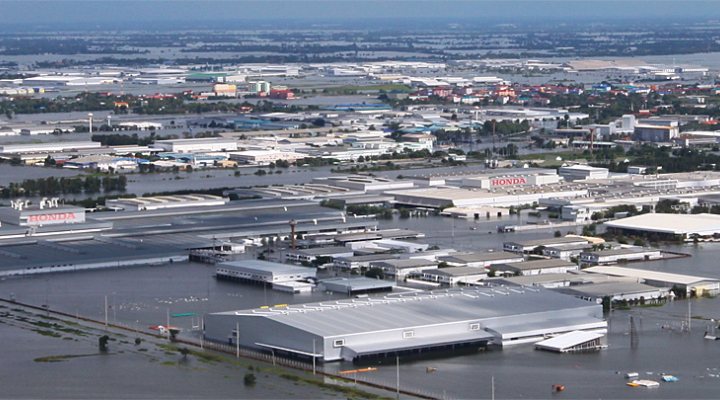 dws-gceca-dnb-report-aerial-flood-2011-thailand-770px-1