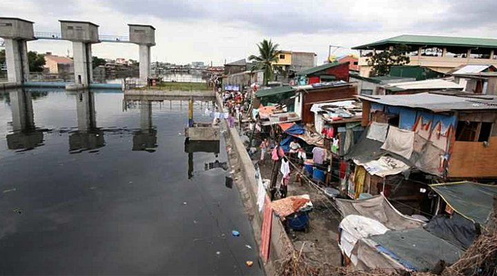 dws-hcc-malabon-slums-mou-drainage-canal-770px