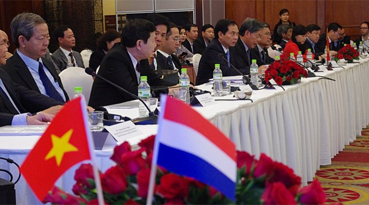 dws-ienm-vietnam-delegation1-770px