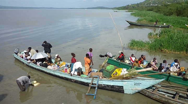 dws-ihe-delft-coca-cola-women-lake-victoria-770px