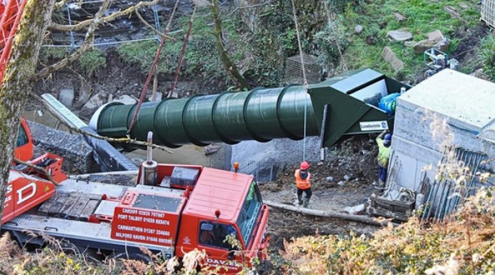 dws-landustrie-screw-turbine-penllergare-valley-770px-1