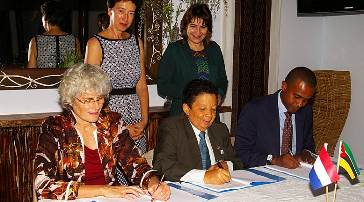 dws-nwp-plama-signing-ta-contract-770px-1