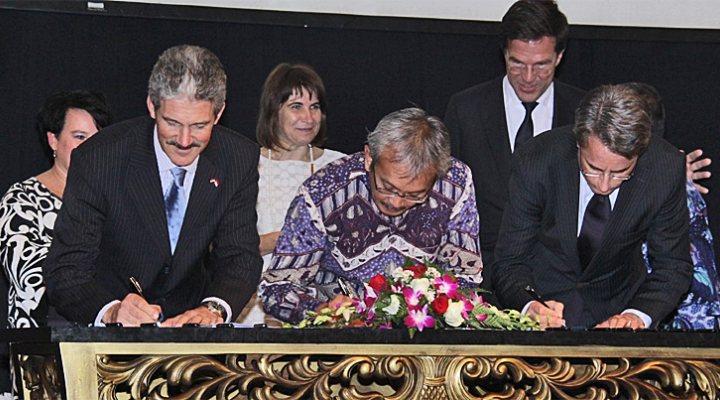 dws-paques-pertamina-signing-rutte-770px