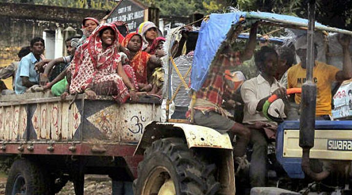 dws-phailin-india-evacuation-675px-1