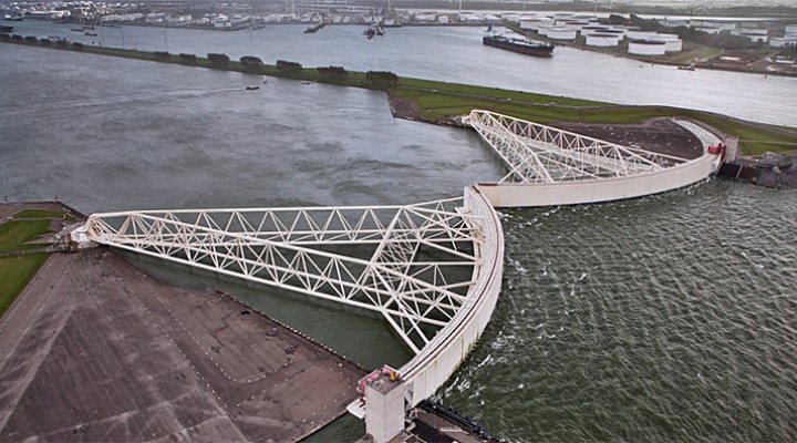 dws-rws-5-barriers-maeslant-770px