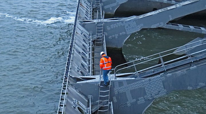 dws-rws-haringvlietdam-opening-770px-1