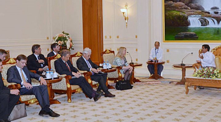 dws-schultz-myanmar-meeting-u-nyan-tun-600px