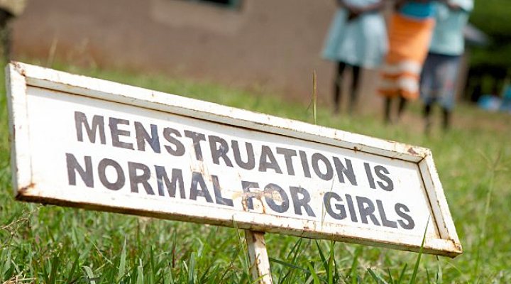 dws-simavi-menstrual-hygiene-sign-700px