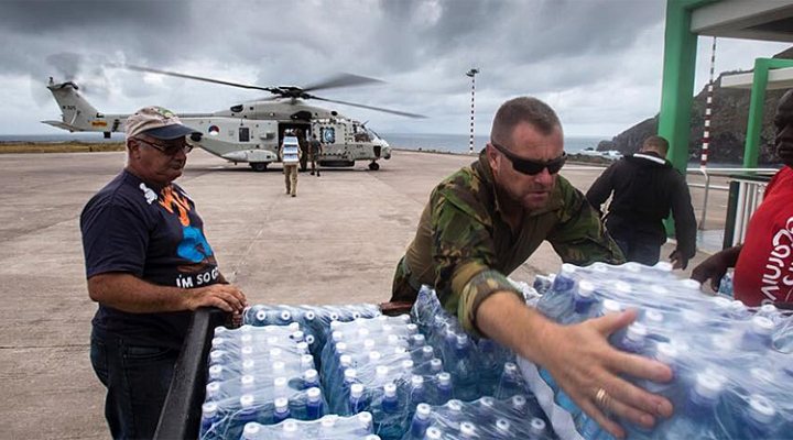 dws-stmartin-navy-helicopter-770px