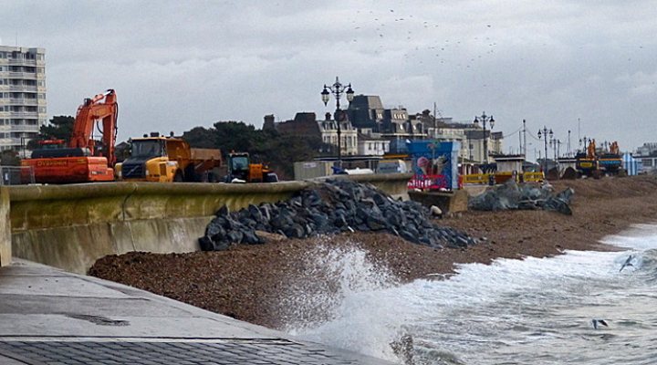 dws-team-van-oord-portsmouth-sea-wall-repair2-750px