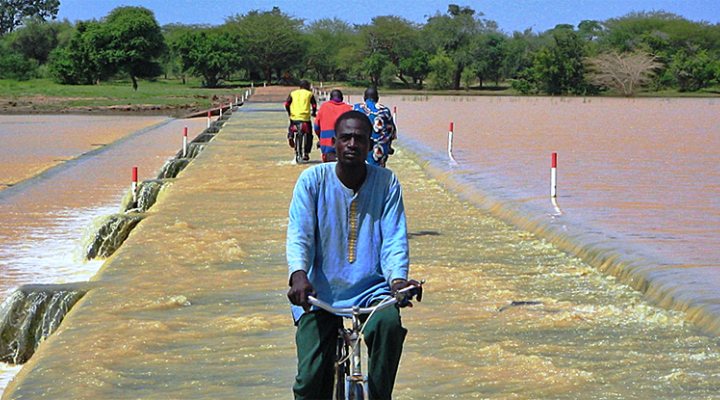 dws-unesco-ihe-ifad-grant-cyclist-770px-1