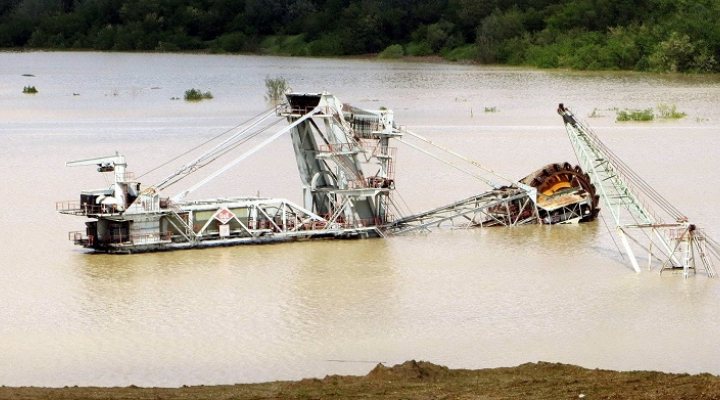 dws-van-heck-kolubara-mine-flooded-770px