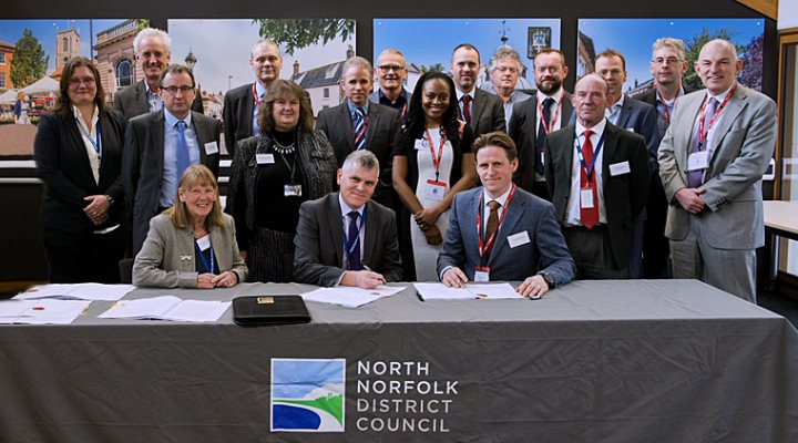 dws-vanoord-bacton-partners-signing-770px