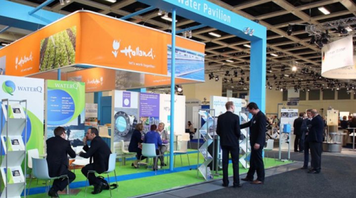 dws-wasser-berlin-2013-look-back-pavilion-525px