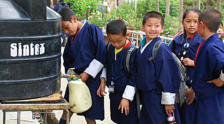 dws-wavin-bhutan-rain-water-children-525px