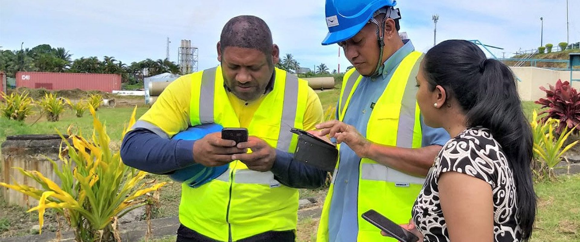 people using mobile phones to monitor sgd6 indicators