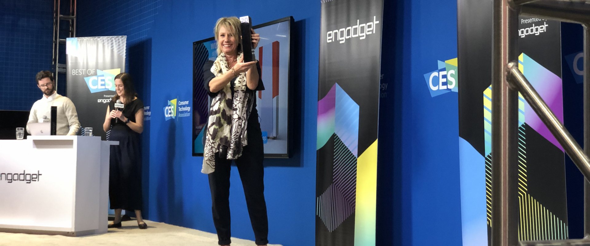 Sabina Stuiver of Hydraloop receives the CES2020 innovation award in Las Vegas